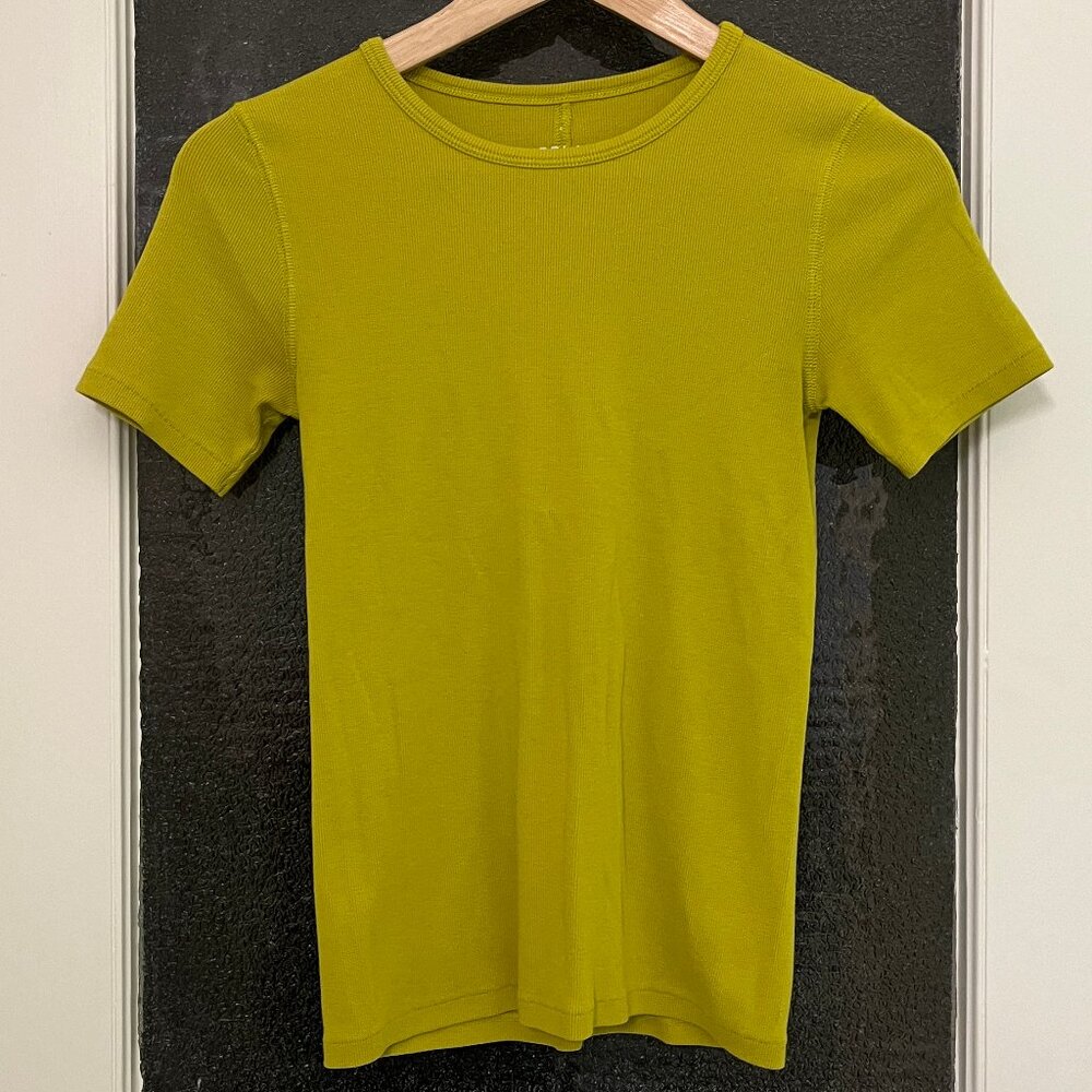 Everlane - The Pima Micro-Rib Crew Tee in Key Lime, Size S, Like-New!